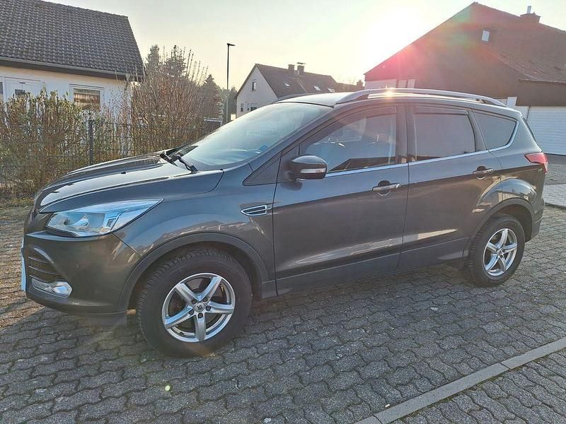 Gebraucht Ford Kuga Individual 150 PS (110 kW) 2016 Schwarz SUV