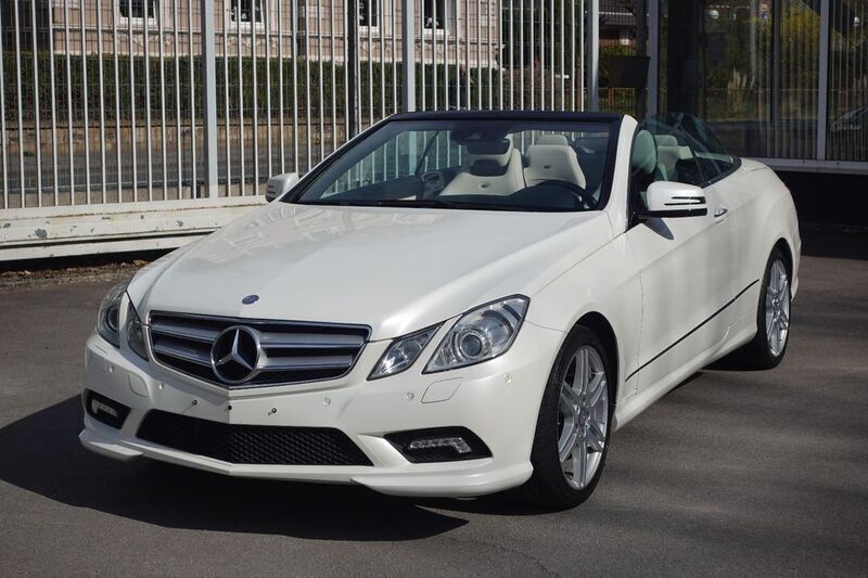 Gebraucht Mercedes E350 AMG 272 PS (200 kW) 2011 Diamantweiss Cabrio