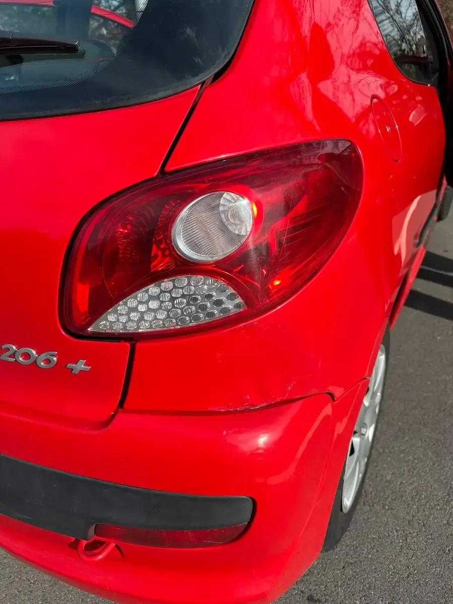 Gebraucht Peugeot 206+ 65 PS (47 kW) 2010 Rot Kleinwagen