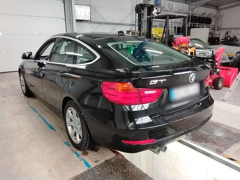 Gebraucht BMW 320 190 PS (139 kW) 2016 Schwarz Limousine