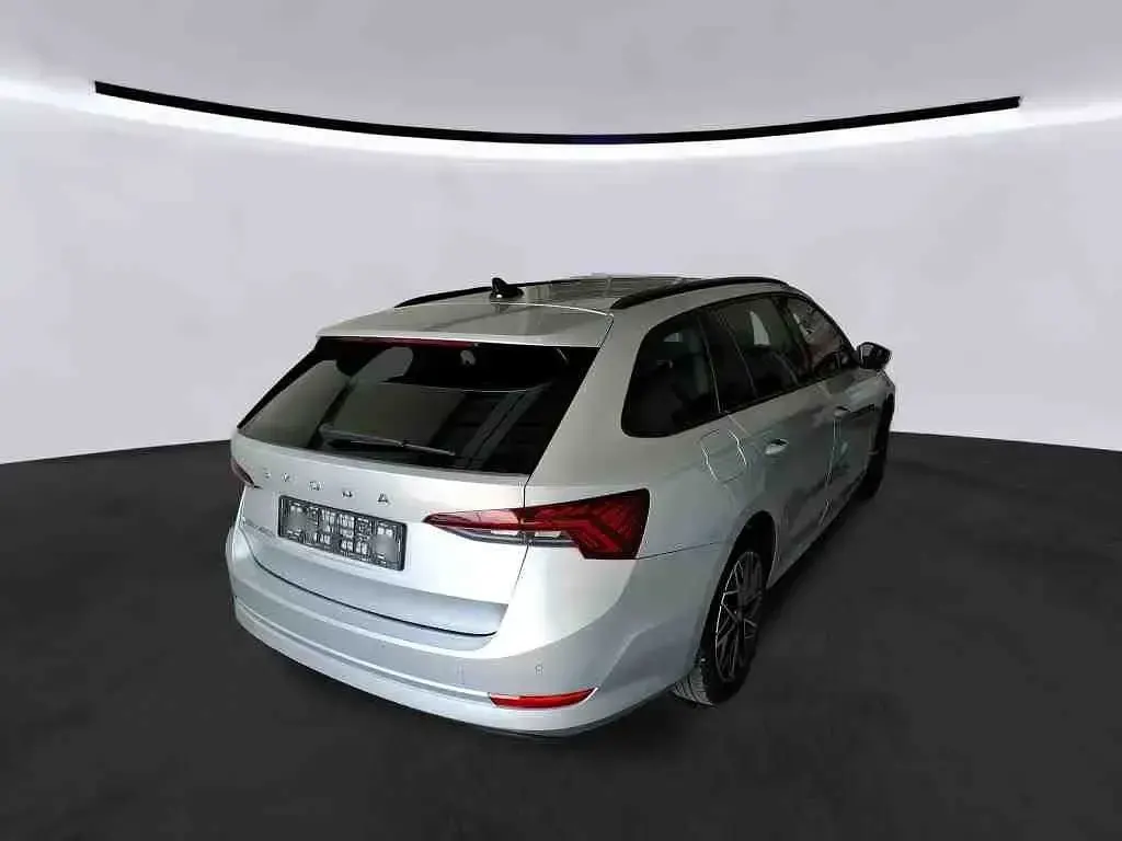Gebraucht Skoda Octavia Ambition 150 PS (110 kW) 2023 Silber Kombi