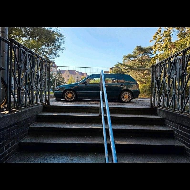 Grün Gebraucht 1997 VW Golf III GT Kleinwagen | 3.000 € (Guter Preis) - Bild 1/4