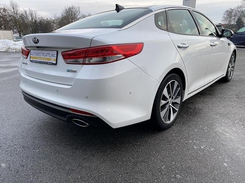 Gebraucht Kia Optima Spirit 141 PS (103 kW) 2016 Weiß Limousine