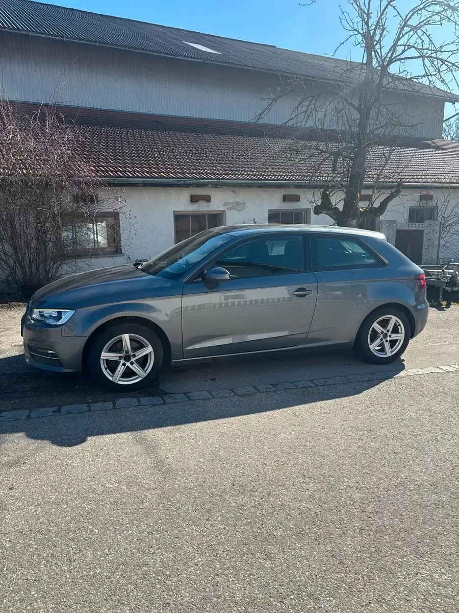 Gebraucht Audi A3 150 PS (110 kW) 2013 Grau Kleinwagen