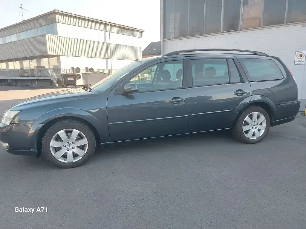 Gebraucht Ford Mondeo Ambiente 125 PS (91 kW) 2006 Schwarz Limousine