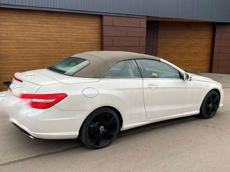 Gebraucht Mercedes E500 Avantgarde 387 PS (284 kW) 2010 Cabrio