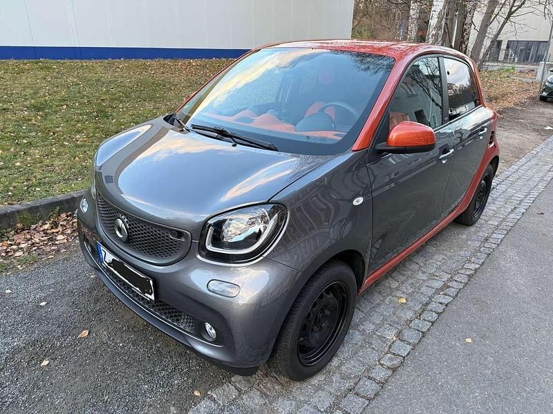 Grau Gebraucht 2016 Smart ForFour Passion Kleinwagen | 9.990 € (Fairer Preis) - Bild 1/4