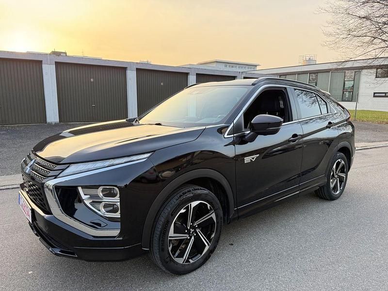 Gebraucht Mitsubishi Eclipse Cross Plus 188 PS (138 kW) 2022 Schwarz SUV