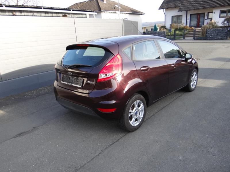 Gebraucht Ford Fiesta 82 PS (60 kW) 2009 Violet Kleinwagen