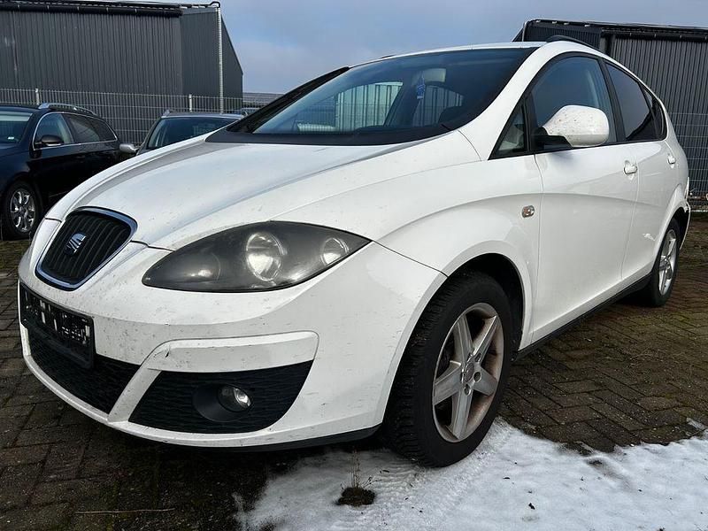 Gebraucht Seat Altea XL Ecomotive 105 PS (77 kW) 2012 Weiß Van / Kleinbus