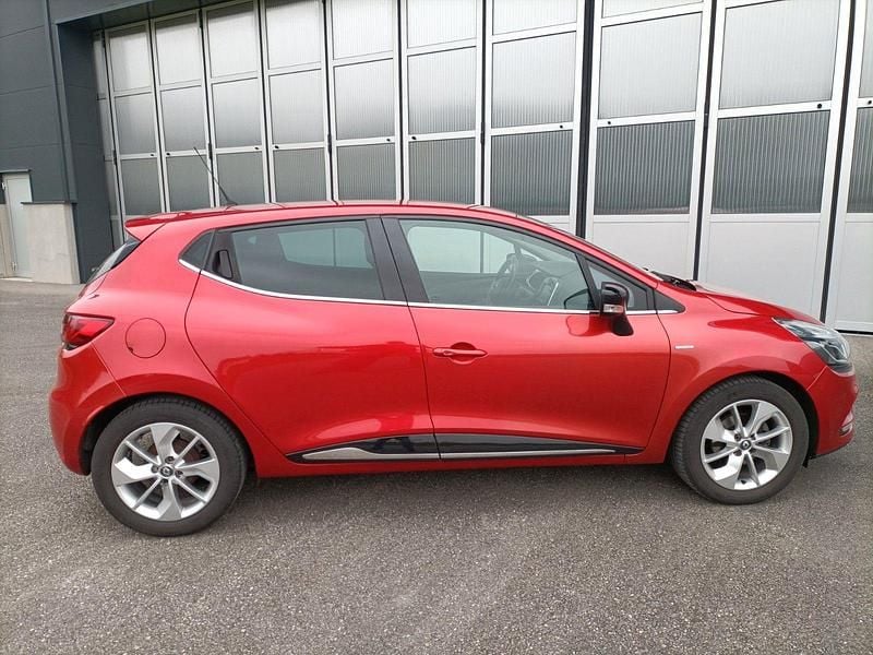 Gebraucht Renault Clio IV LIMITED 90 PS (66 kW) 2017 Rot Kleinwagen