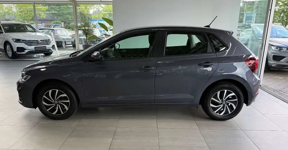 Gebraucht VW Polo 80 PS (58 kW) 2022 Rauchgrau metallic Kleinwagen