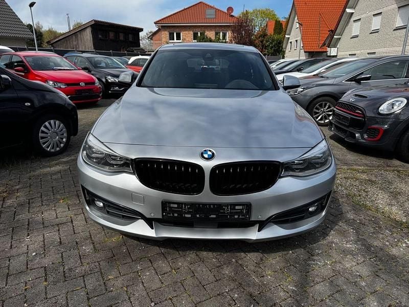 Gebraucht BMW 330 Shadowline 252 PS (185 kW) 2017 Silber Limousine