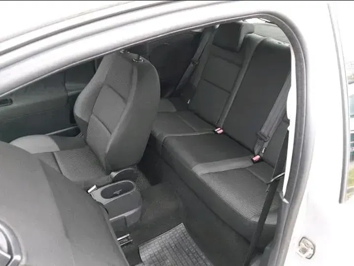Gebraucht Peugeot 207 73 PS (53 kW) 2010 Silber Limousine