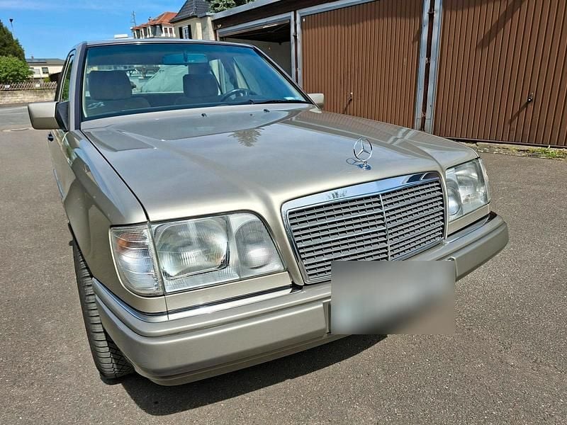Usata Mercedes E280 193 CV (141 kW) 1993 Beige Berlina