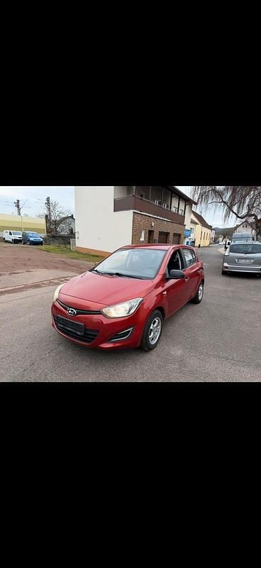 Gebraucht Hyundai i20 88 PS (64 kW) 2013 Kleinwagen
