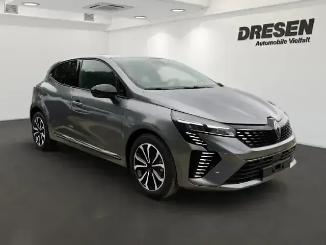 Neu Renault Clio 91 PS (66 kW) 2025 Grau Kleinwagen