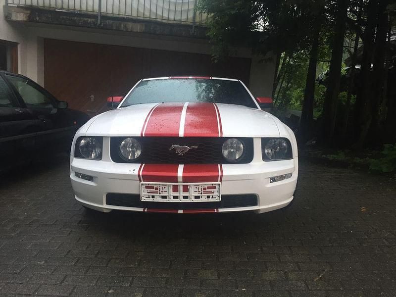 Weiß Gebraucht 2005 Ford Mustang GT Cabrio | 19.900 € (Teuer) - Bild 1/4
