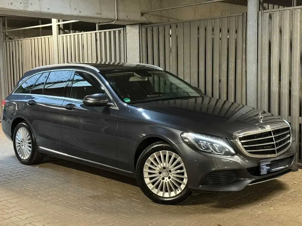 Gebraucht Mercedes C180 156 PS (114 kW) 2015 Grau Kombi
