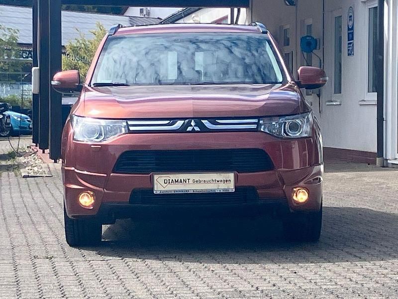 Braun Gebraucht 2012 Mitsubishi Outlander Instyle SUV | 11.590 € (Teuer) - Bild 1/4