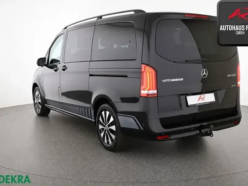 Gebraucht Mercedes Vito 239 PS (175 kW) 2023 Schwarz Van
