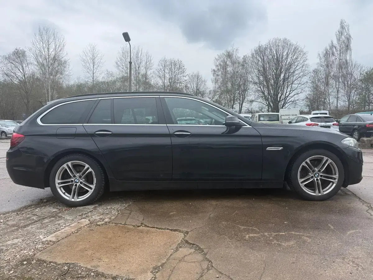 Gebraucht BMW 520 Comfort Edition 184 PS (135 kW) 2015 Schwarz Kombi