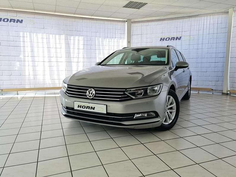 Tungsten silver Gebraucht 2016 VW Passat Comfortline Kombi | 13.990 € (Fairer Preis) - Bild 1/4