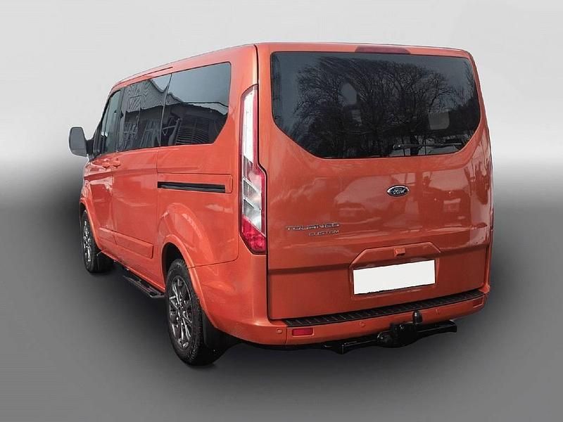 Gebraucht Ford Tourneo Titanium X 150 PS (110 kW) 2023 Orange Kombi