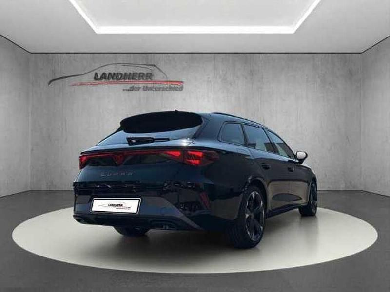 Neu Cupra Leon 150 PS (110 kW) 2025 Mitternachtsschwarz Kombi