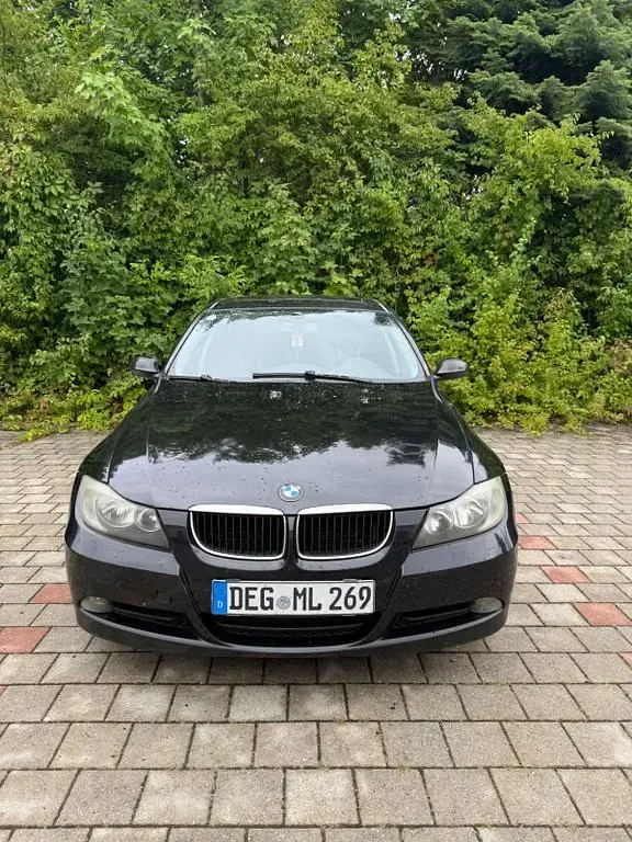 Gebraucht BMW 320 163 PS (119 kW) 2005 Schwarz Limousine