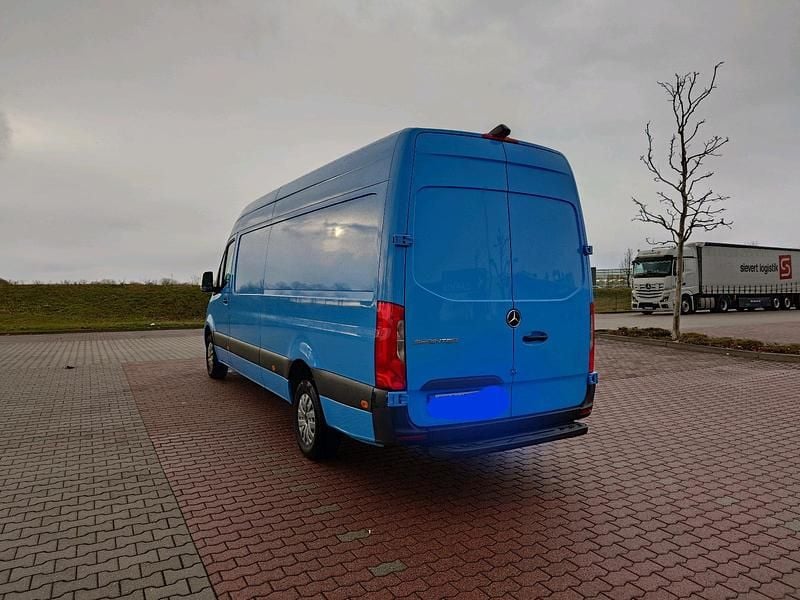 Gebraucht Mercedes Sprinter 170 PS (125 kW) 2022 Blau Van