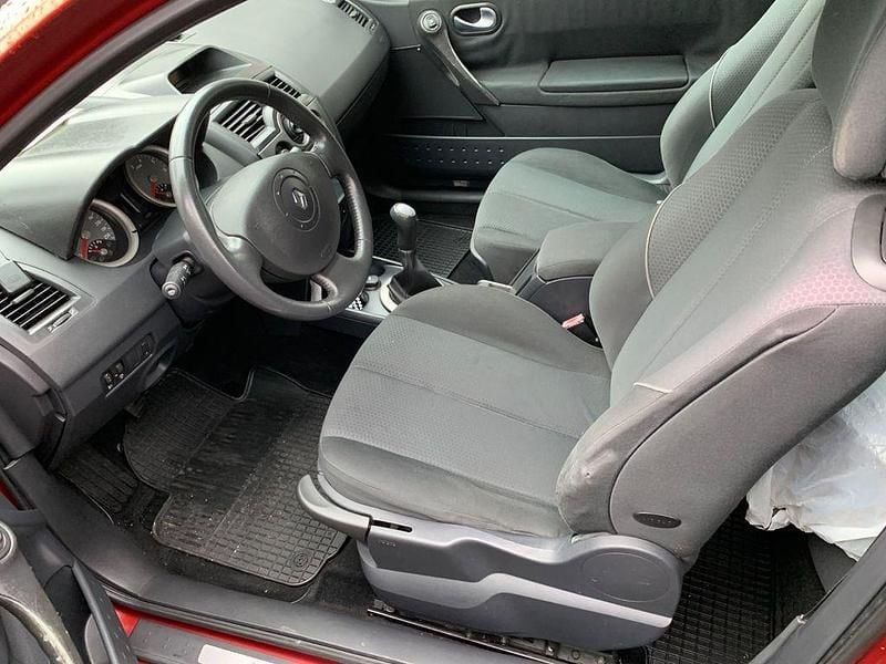 Gebraucht Renault Mégane II Dynamique 113 PS (83 kW) 2002 Rot Coupé