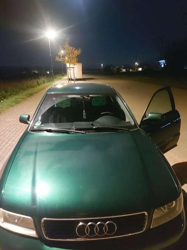 Gebraucht Audi A4 101 PS (74 kW) 1998 Limousine