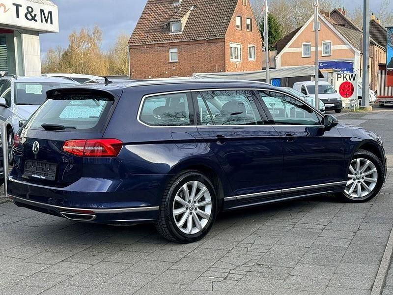 Gebraucht VW Passat Highline 150 PS (110 kW) 2016 Blau Kombi