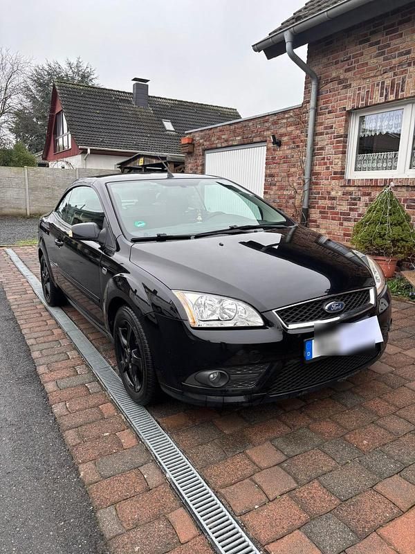 Schwarz Gebraucht 2008 Ford Focus Cabriolet Cabrio | 1.600 € (Fairer Preis) - Bild 1/4