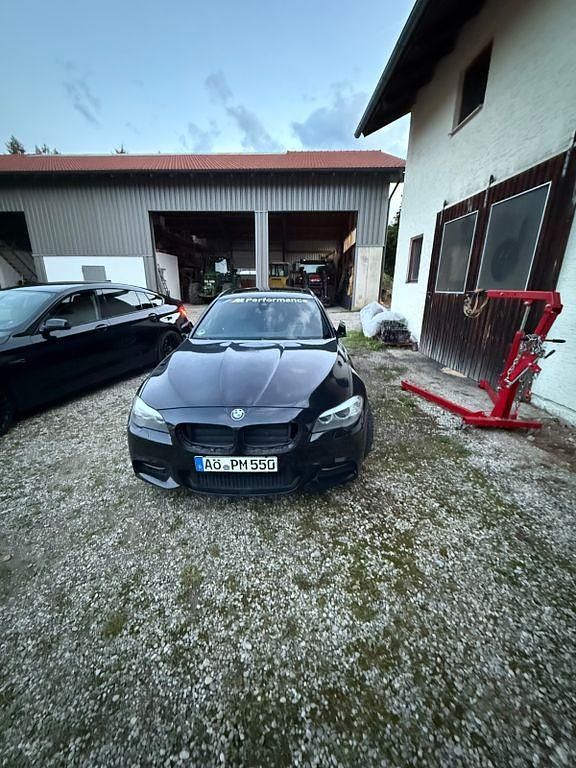 Schwarz Gebraucht 2012 BMW M550 Performance Limousine | 14.500 € (Superpreis) - Bild 1/4