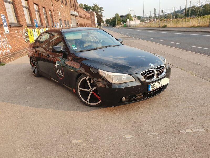 Schwarz Gebraucht 2004 BMW 545 M Sport Limousine | 6.990 € - Bild 1/4