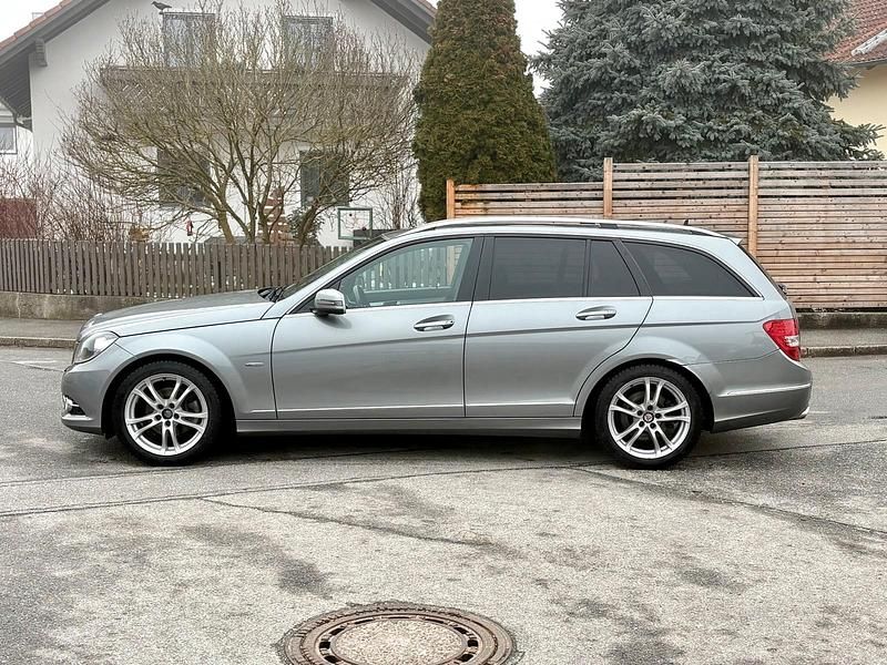 Gebraucht Mercedes C250 Avantgarde 204 PS (150 kW) 2011 Silber Kombi