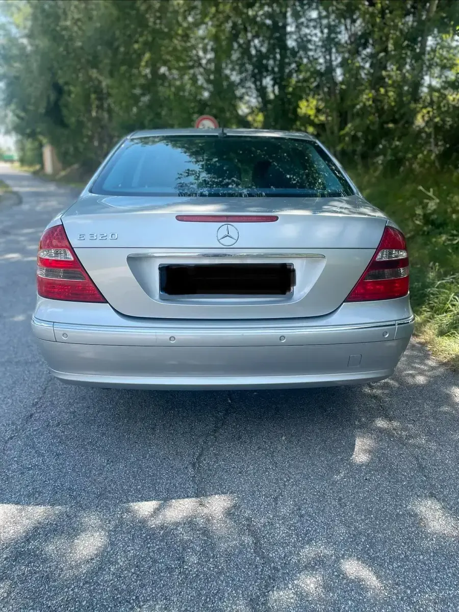 Gebraucht Mercedes E320 Avantgarde 224 PS (164 kW) 2002 Grau Limousine