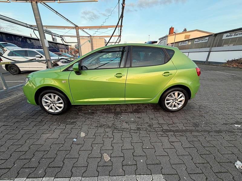 Grün Gebraucht 2015 Seat Ibiza Limousine | 5.500 € (Guter Preis) - Bild 1/4