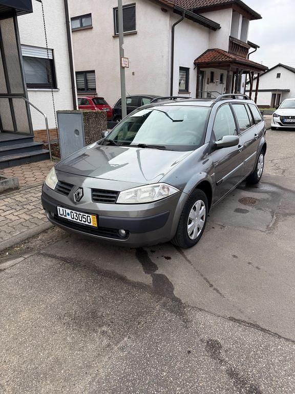Gebraucht Renault Mégane II Authentique 106 PS (77 kW) 2005 Silber Limousine