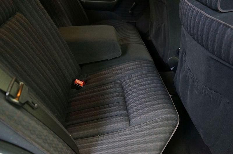 Gebraucht Mercedes 200 118 PS (86 kW) 1990 Weiß Limousine