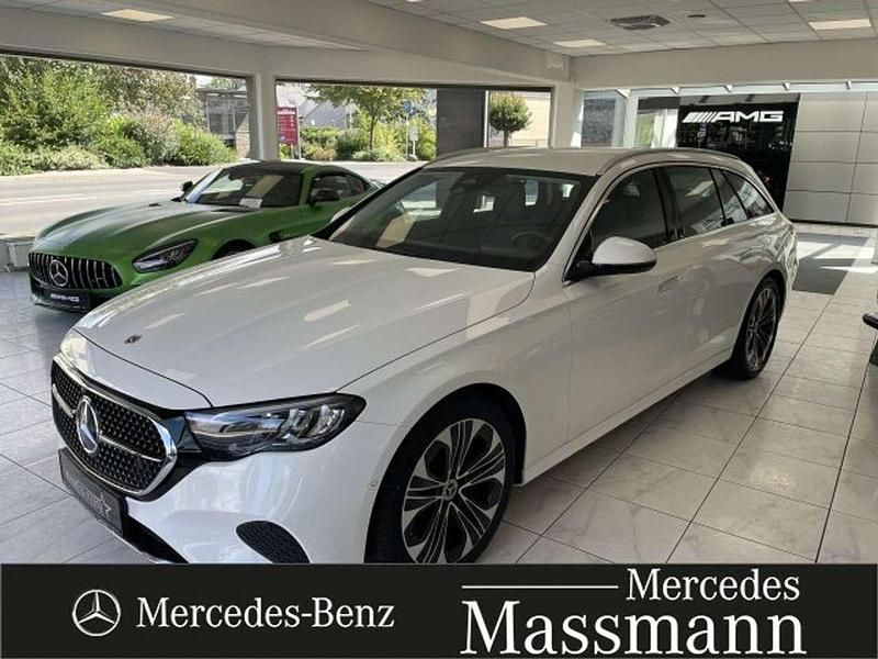 Polarweiss unilack Gebraucht 2024 Mercedes E220 Avantgarde Kombi | 43.022 € (Fairer Preis) - Bild 1/4