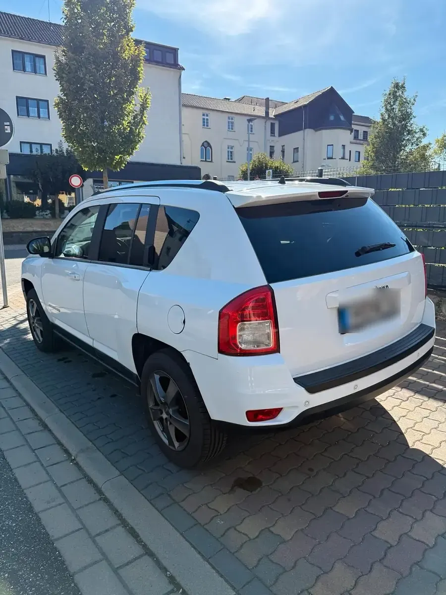 Gebraucht Jeep Compass 150 PS (110 kW) 2011 Weiß SUV