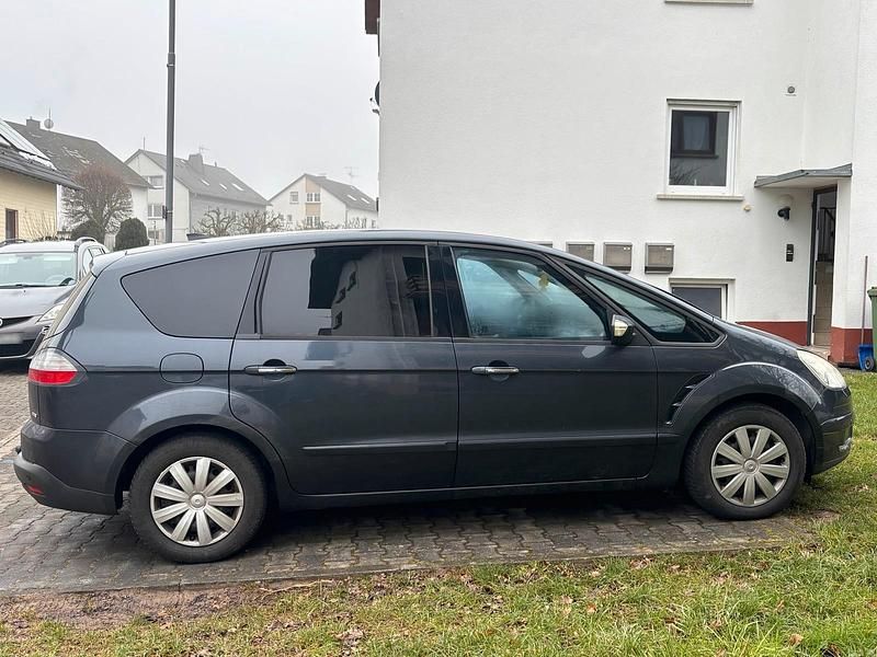 Gebraucht Ford S-MAX Titanium 140 PS (102 kW) 2008 Grau Van / Kleinbus