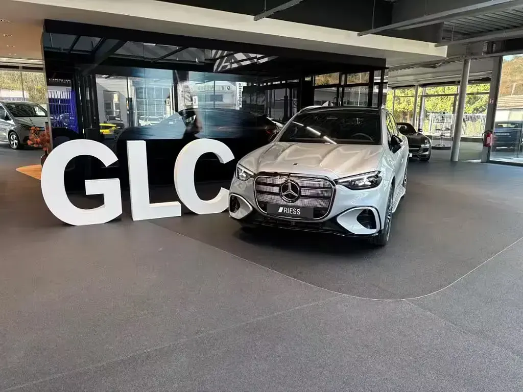 Gebraucht Mercedes GLC400d AMG 360 kW (490 PS) 2026 Metalliclack hightechsilber SUV