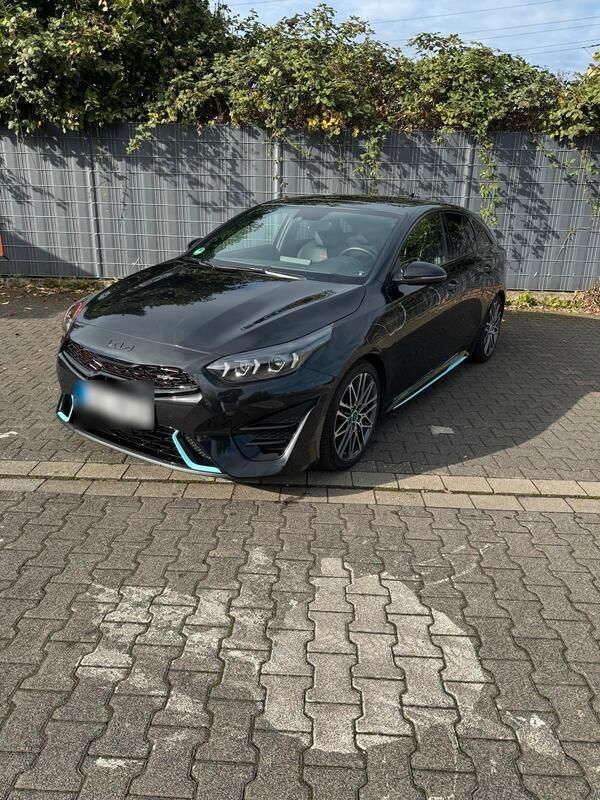 Schwarz Gebraucht 2023 Kia ProCeed GT Kleinwagen | 28.999 € (Fairer Preis) - Bild 1/4