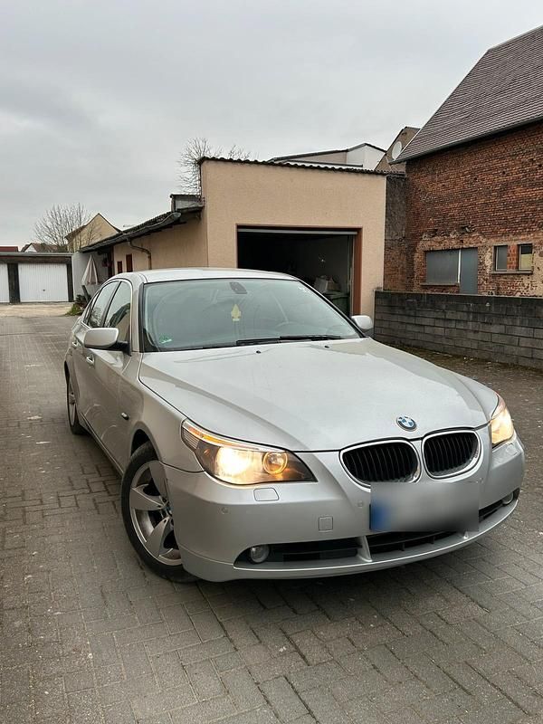 Gebraucht BMW 525 192 PS (141 kW) 2004 Silber Limousine