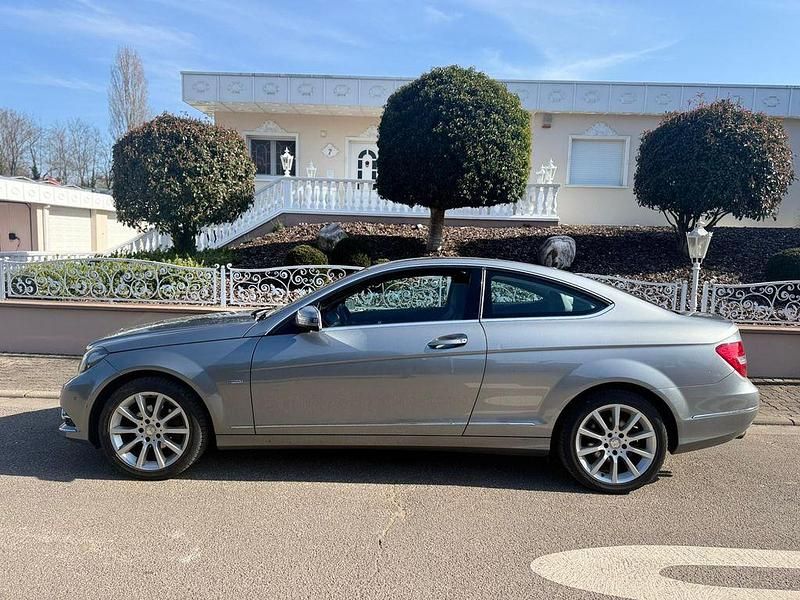 Gebraucht Mercedes C180 156 PS (114 kW) 2011 Grau Coupé