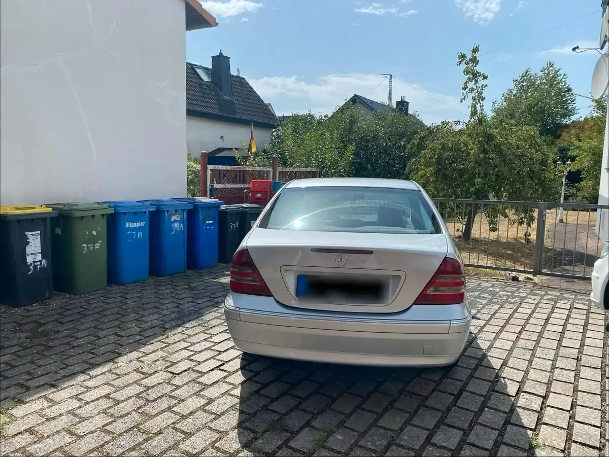 Gebraucht Mercedes C220 Elegance 143 PS (105 kW) 2000 Silber Limousine